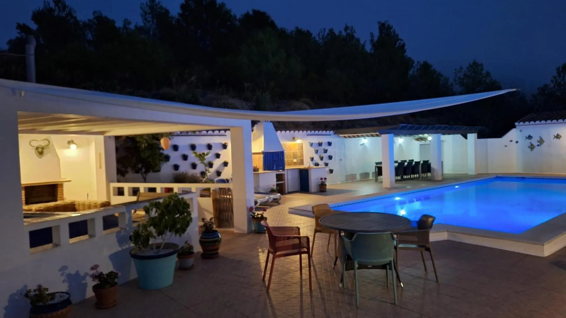 Casa Alta - Exclusive Large Luxury Private Villa, Large Pool, Amazing Views, On The Edge Of The Village And Next To Natural Park Canillas de Aceituno 0*,  Spagna