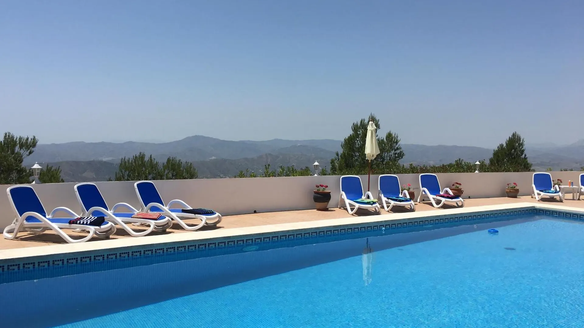 Casa Alta - Exclusive Large Luxury Private Villa, Large Pool, Amazing Views, On The Edge Of The Village And Next To Natural Park Canillas de Aceituno Spagna