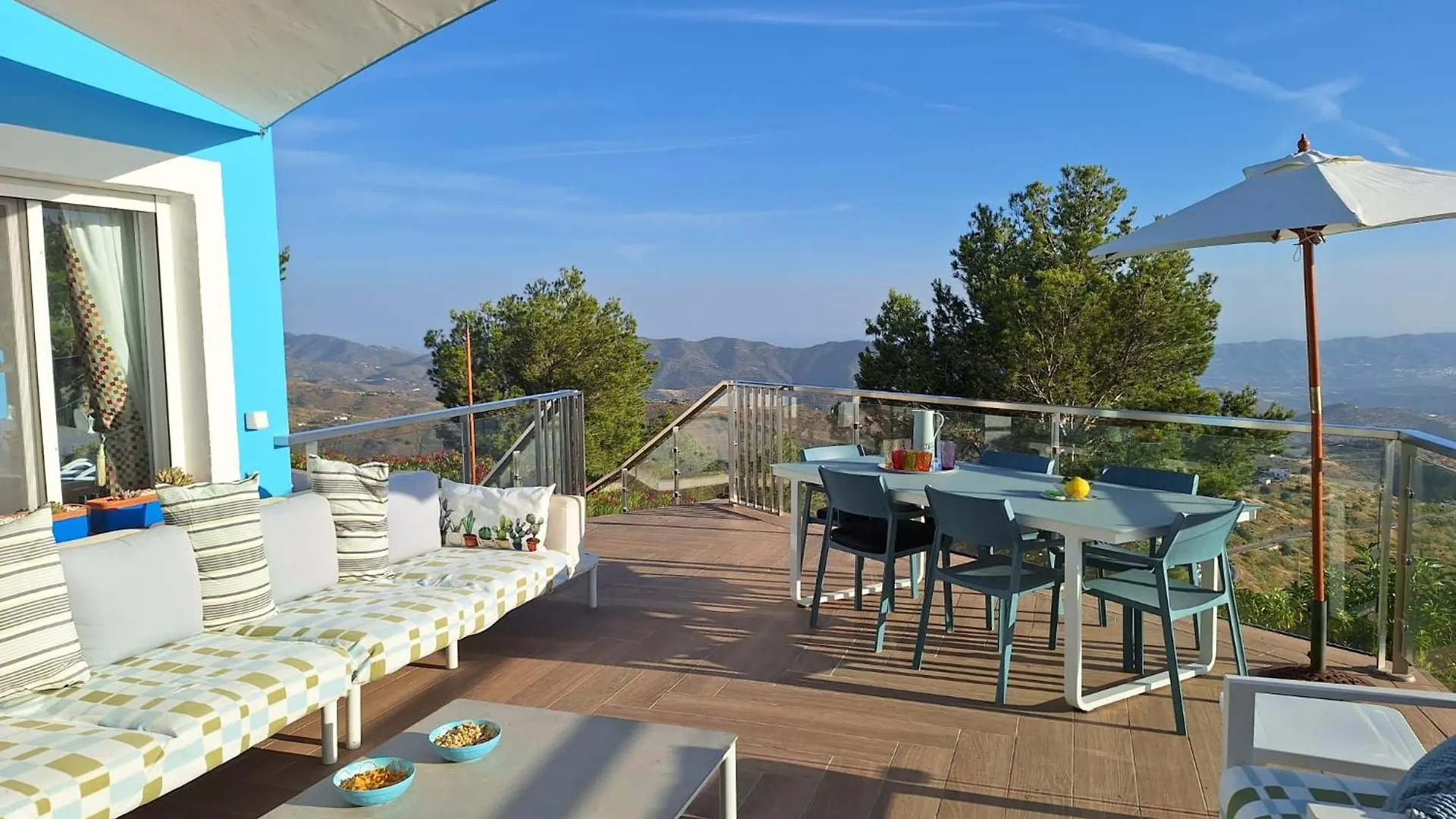 Casa Alta - Exclusive Large Luxury Private Villa, Large Pool, Amazing Views, On The Edge Of The Village And Next To Natural Park Canillas de Aceituno 0*,  Spagna